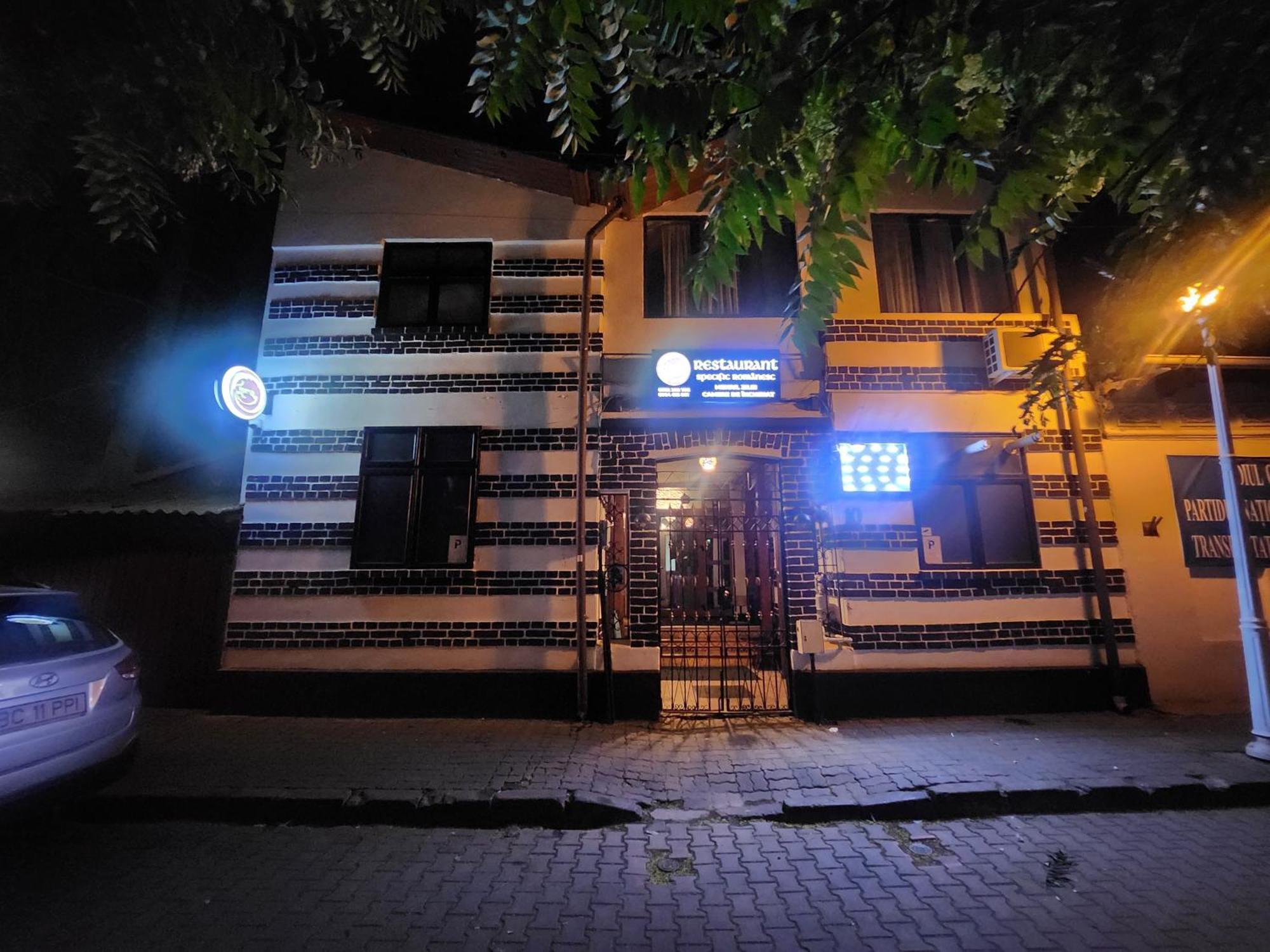 Karma Caffe&Rooms Bucureşti Ngoại thất bức ảnh